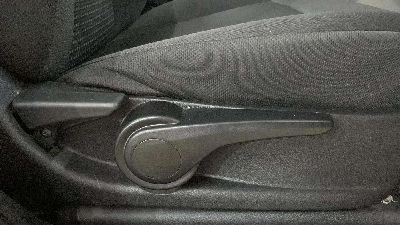 2018 Tata Tiago XZ PETROL, Petrol, Manual, 25,872 km, Driver Side Adjustment Panel