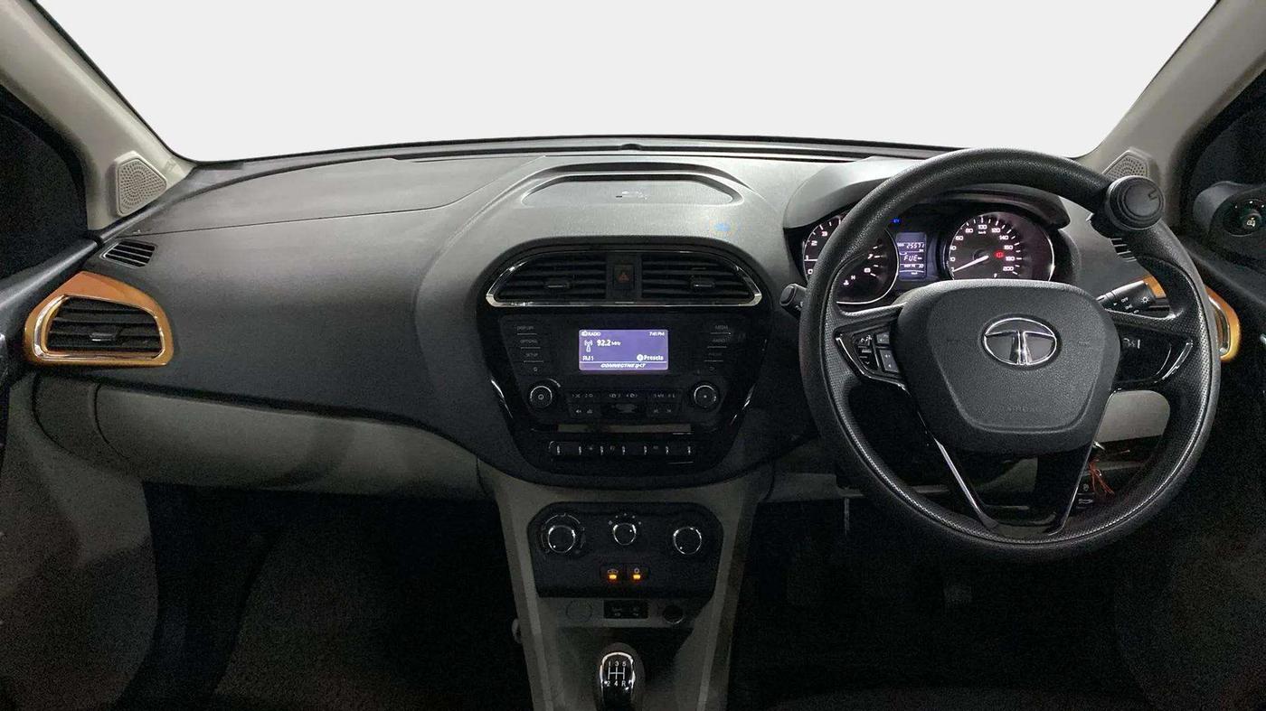 2018 Tata Tiago XZ PETROL, Petrol, Manual, 25,872 km, Dashboard