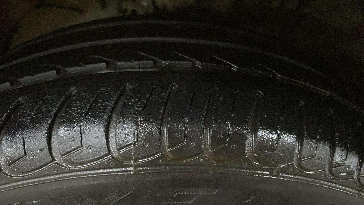 2018 Tata Tiago XZ PETROL, Petrol, Manual, 25,872 km, Left Rear Tyre Tread