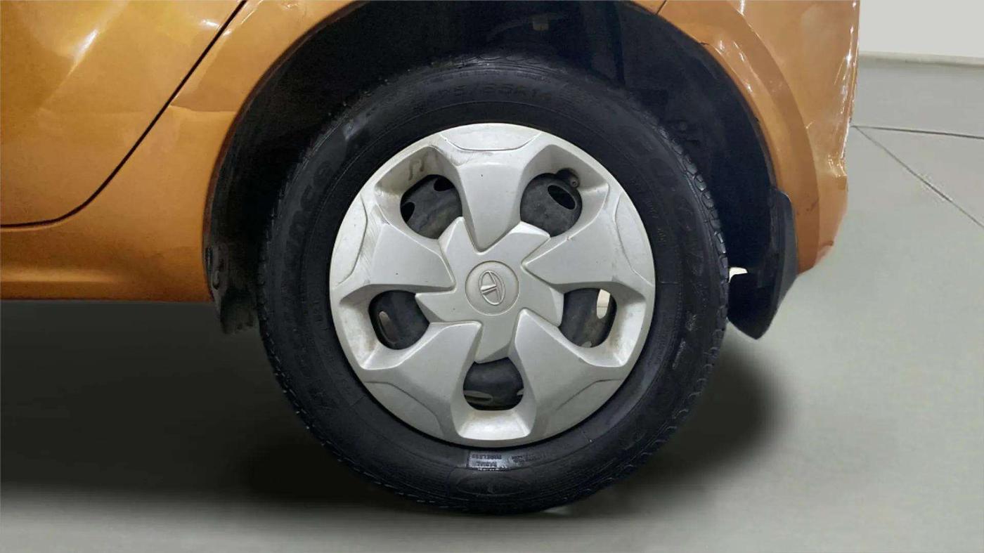 2018 Tata Tiago XZ PETROL, Petrol, Manual, 25,872 km, Left Rear Wheel