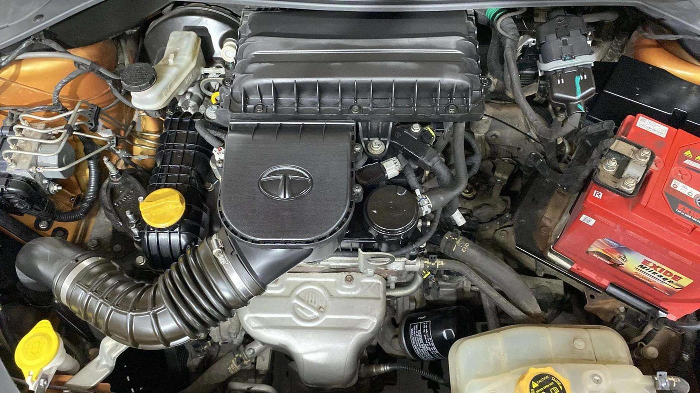2018 Tata Tiago XZ PETROL, Petrol, Manual, 25,872 km, Engine View