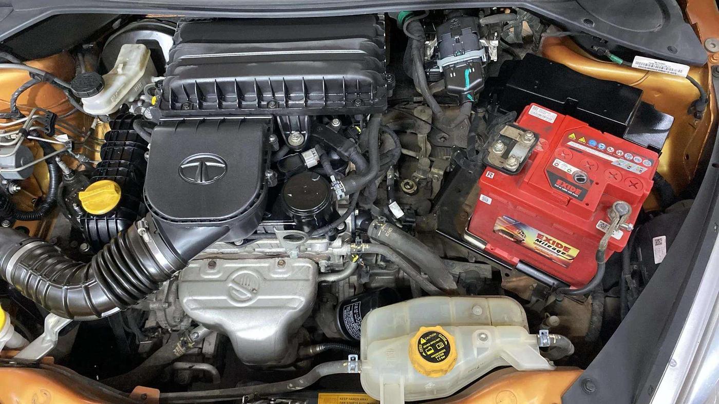 2018 Tata Tiago XZ PETROL, Petrol, Manual, 25,872 km, Engine View - Left