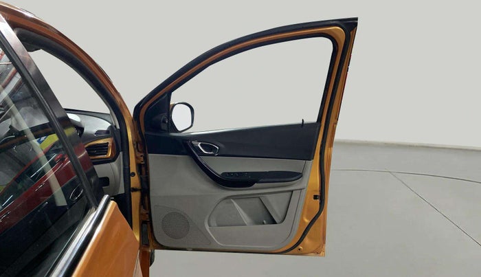 2018 Tata Tiago XZ PETROL, Petrol, Manual, 25,529 km, RHS Front Door