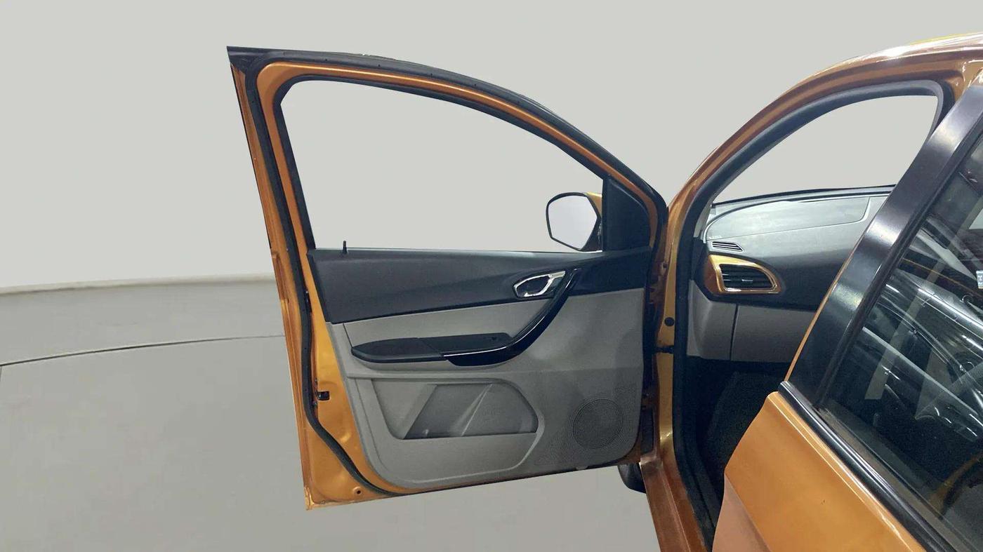 2018 Tata Tiago XZ PETROL, Petrol, Manual, 25,872 km, LHS Front Door
