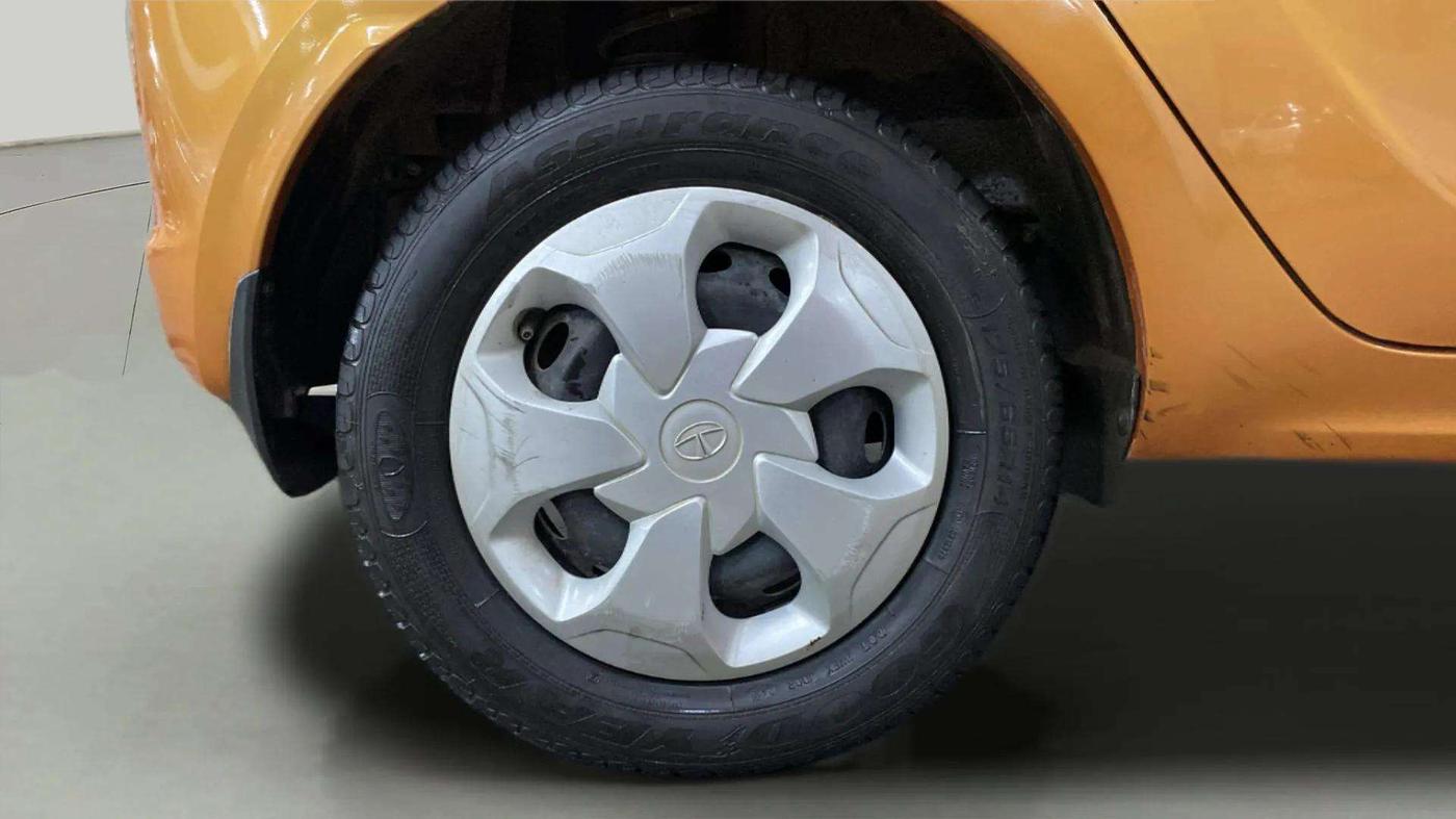2018 Tata Tiago XZ PETROL, Petrol, Manual, 25,872 km, Right Rear Wheel