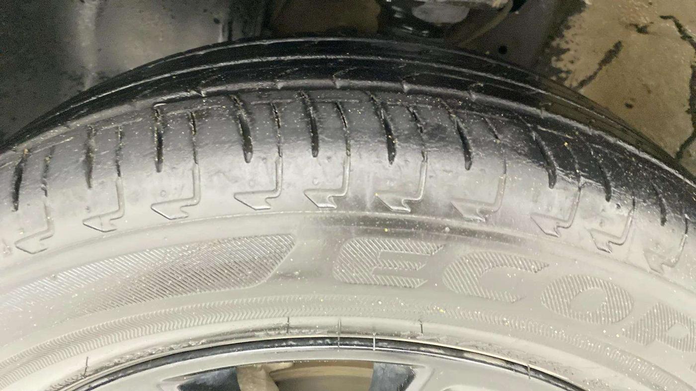2021 Maruti IGNIS ZETA 1.2, Petrol, Manual, 30,862 km, Left Front Tyre Tread