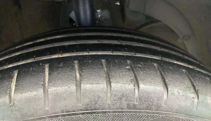 2021 Maruti Baleno ZETA PETROL 1.2, Petrol, Manual, 75,818 km, Right Front Tyre Tread