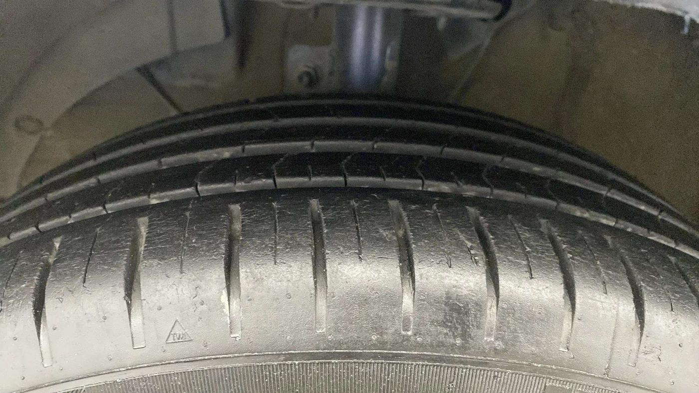 2021 Maruti Baleno ZETA PETROL 1.2, Petrol, Manual, 75,842 km, Left Front Tyre Tread