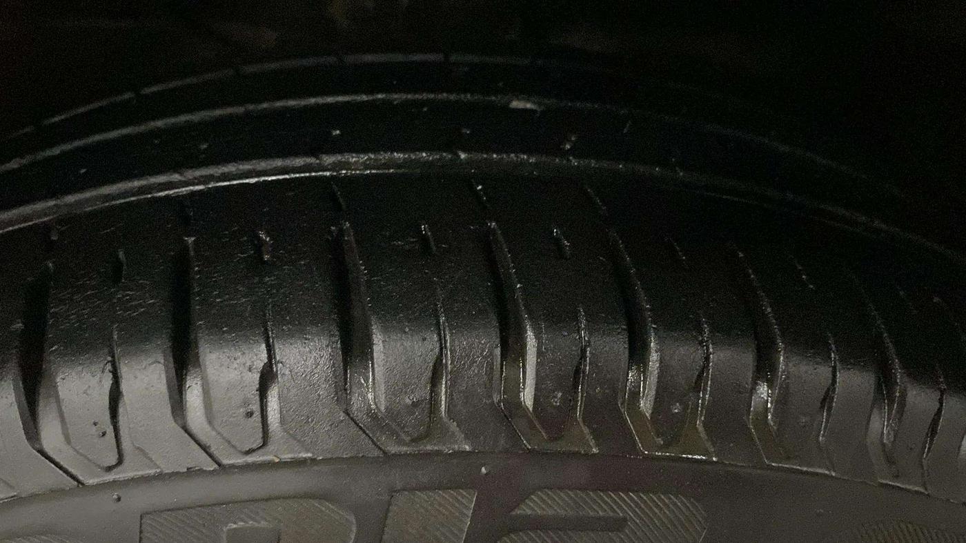2020 Maruti XL6 ALPHA AT, Petrol, Automatic, 44,785 km, Left Front Tyre Tread