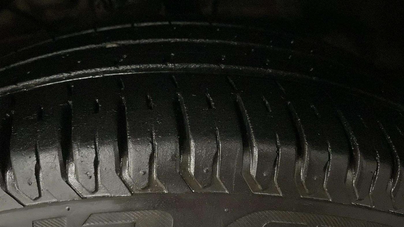 2020 Maruti XL6 ALPHA AT, Petrol, Automatic, 44,785 km, Right Front Tyre Tread