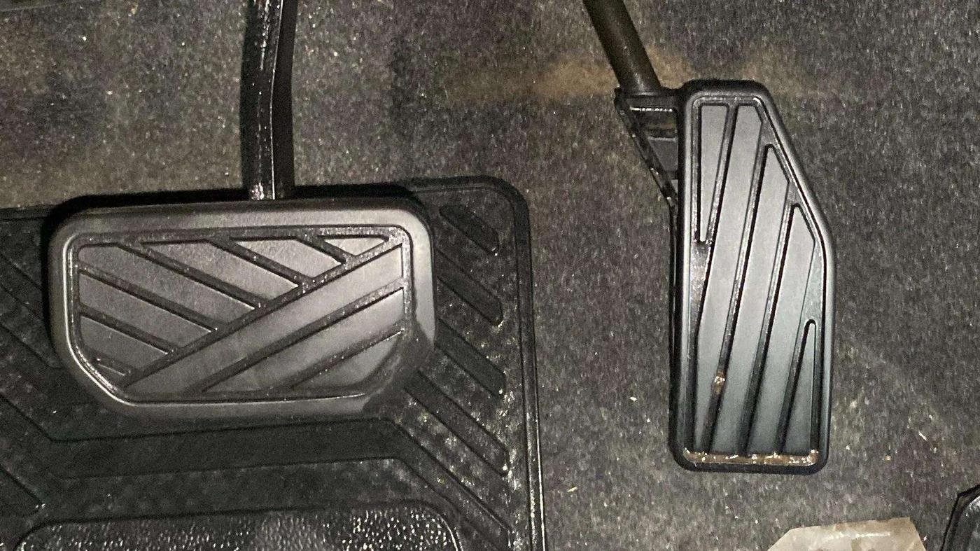 2020 Maruti XL6 ALPHA AT, Petrol, Automatic, 44,785 km, Pedals