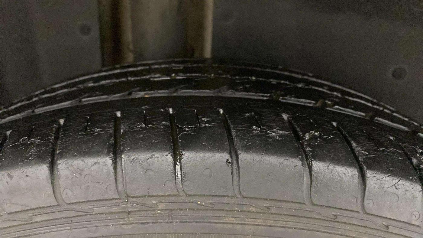 2019 MG HECTOR SHARP HYBRID 1.5 PETROL, Petrol, Manual, 34,600 km, Right Rear Tyre Tread