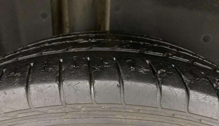 2019 MG HECTOR SHARP HYBRID 1.5 PETROL, Petrol, Manual, 34,452 km, Right Rear Tyre Tread