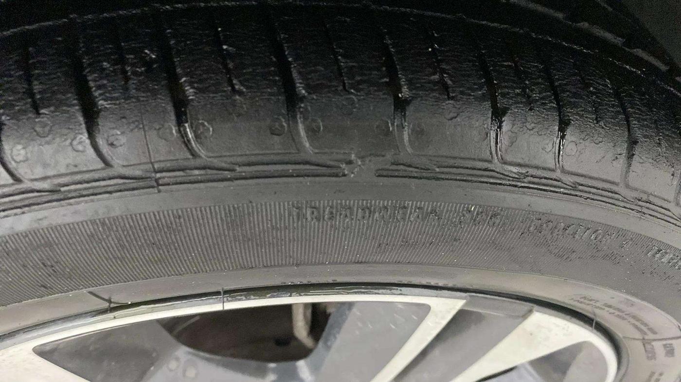 2021 Tata Tiago XZA PLUS PETROL, Petrol, Automatic, 41,370 km, Right Front Tyre Tread