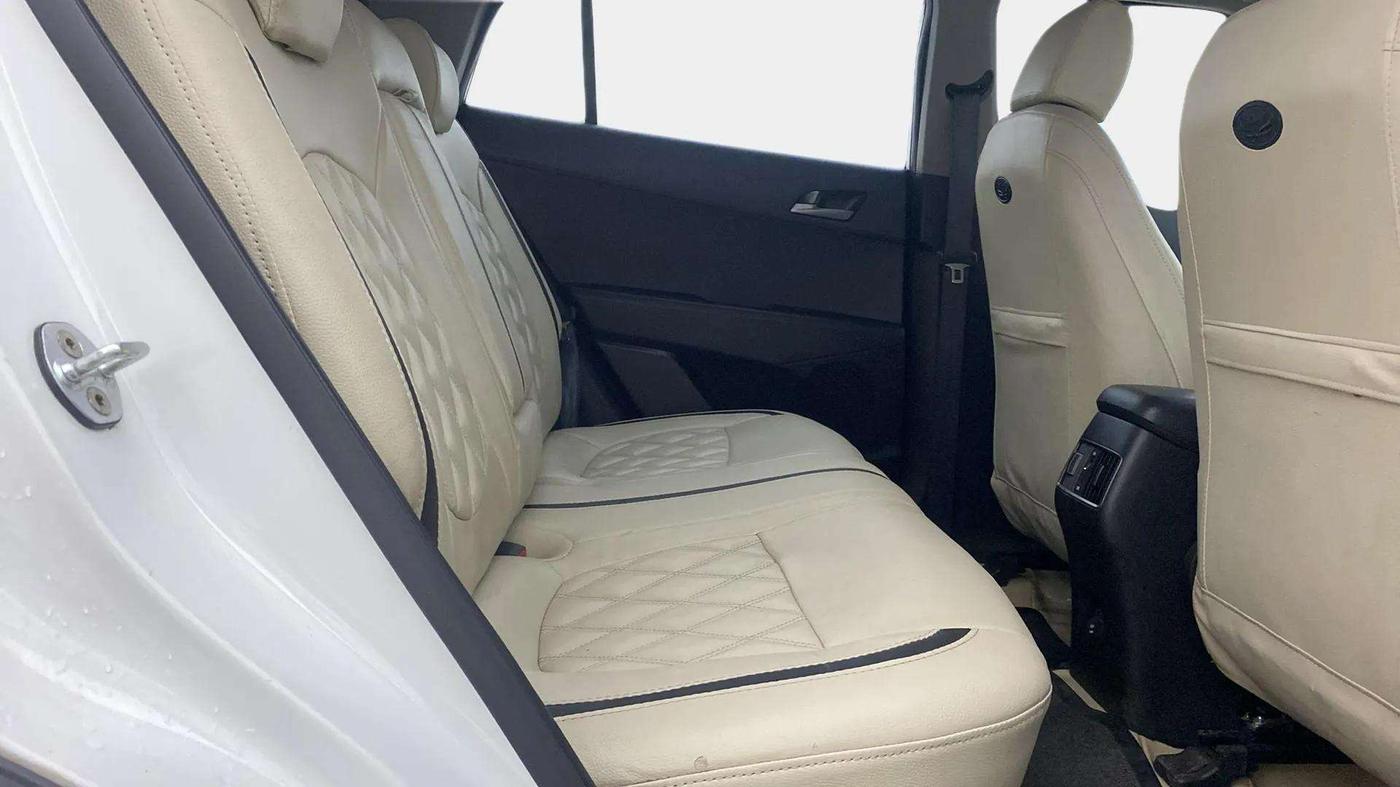 2016 Hyundai Creta SX PLUS 1.6 PETROL, Petrol, Manual, 44,833 km, Right Side Rear Door Cabin