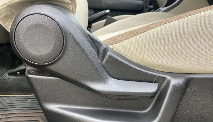 2019 Maruti New Wagon-R VXI 1.2, Petrol, Manual, 71,829 km, Driver Side Adjustment Panel