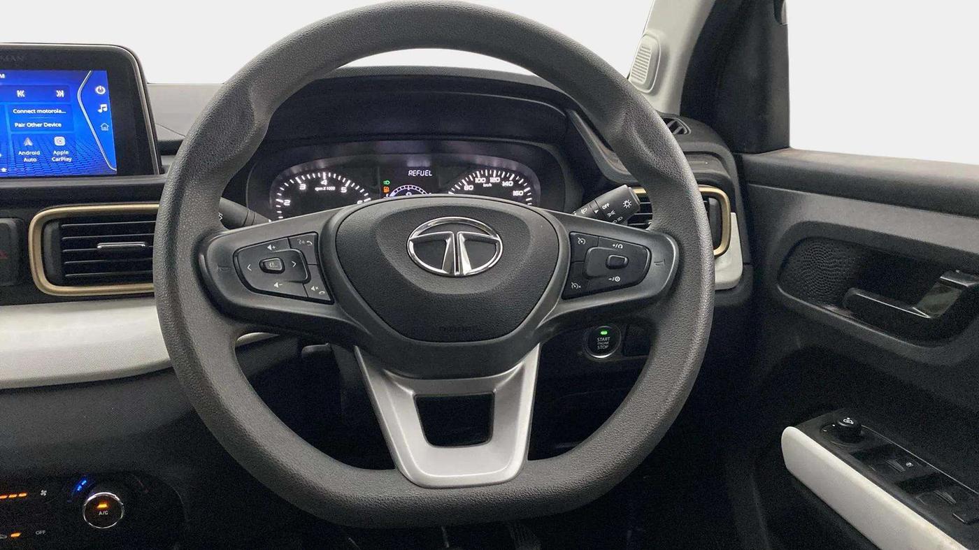 2023 Tata PUNCH ACCOMPLISHED DAZZLE PACK MT, Petrol, Manual, 19,635 km, Steering Wheel Close Up