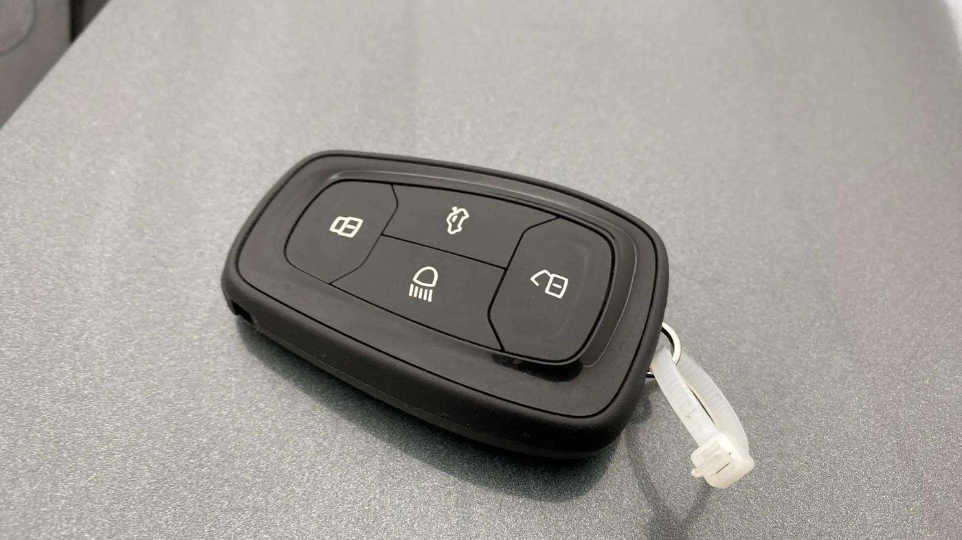 2023 Tata PUNCH ACCOMPLISHED DAZZLE PACK MT, Petrol, Manual, 19,635 km, Key Close Up