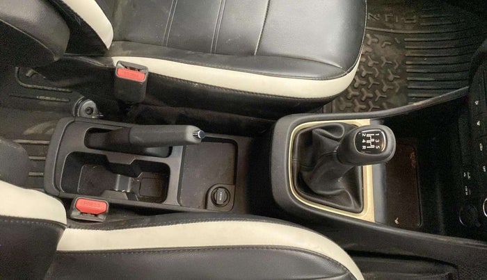 2023 Tata PUNCH ACCOMPLISHED DAZZLE PACK MT, Petrol, Manual, 19,511 km, Gear Lever