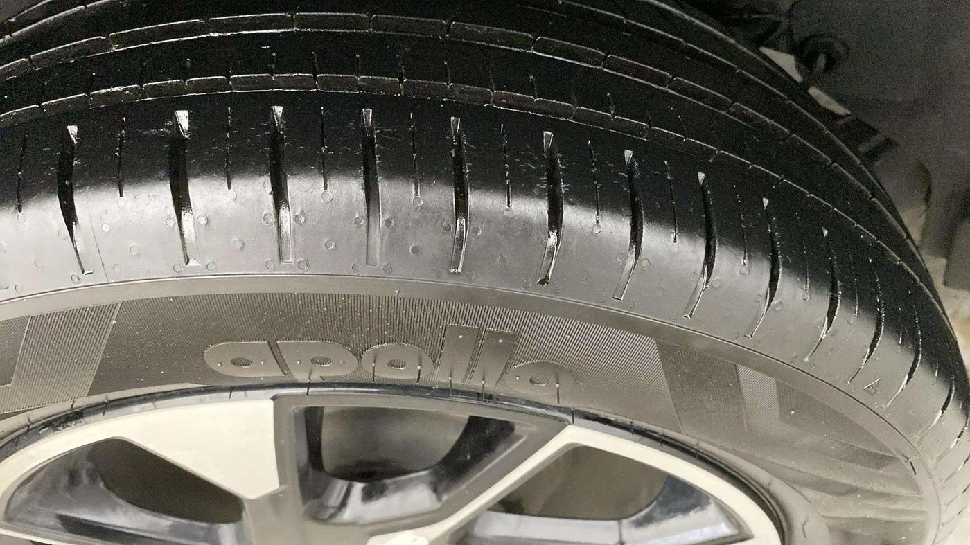 2023 Tata PUNCH ACCOMPLISHED DAZZLE PACK MT, Petrol, Manual, 19,635 km, Right Rear Tyre Tread