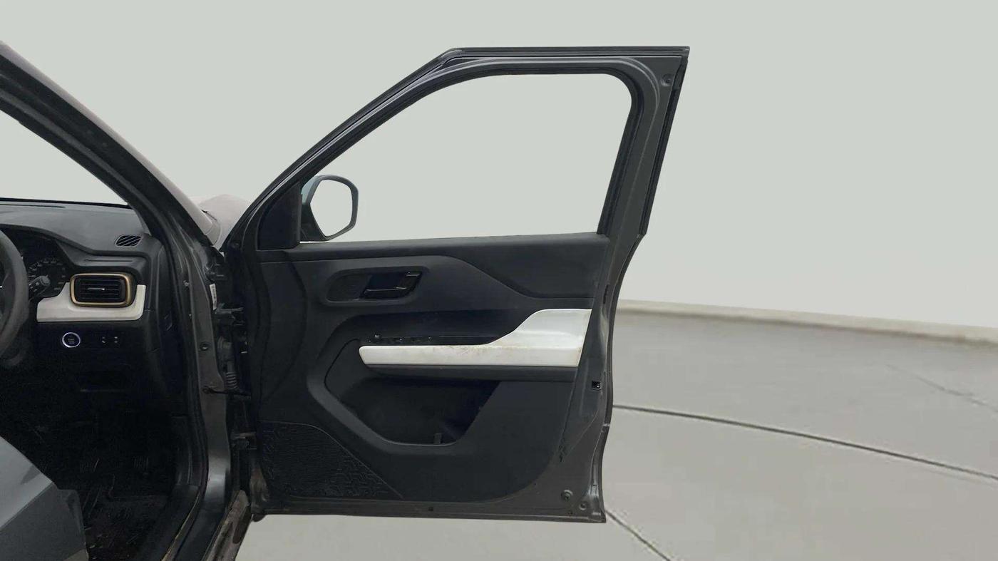 2023 Tata PUNCH ACCOMPLISHED DAZZLE PACK MT, Petrol, Manual, 19,635 km, RHS Front Door