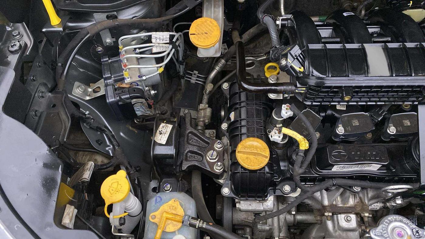 2023 Tata PUNCH ACCOMPLISHED DAZZLE PACK MT, Petrol, Manual, 19,635 km, Engine View - Right