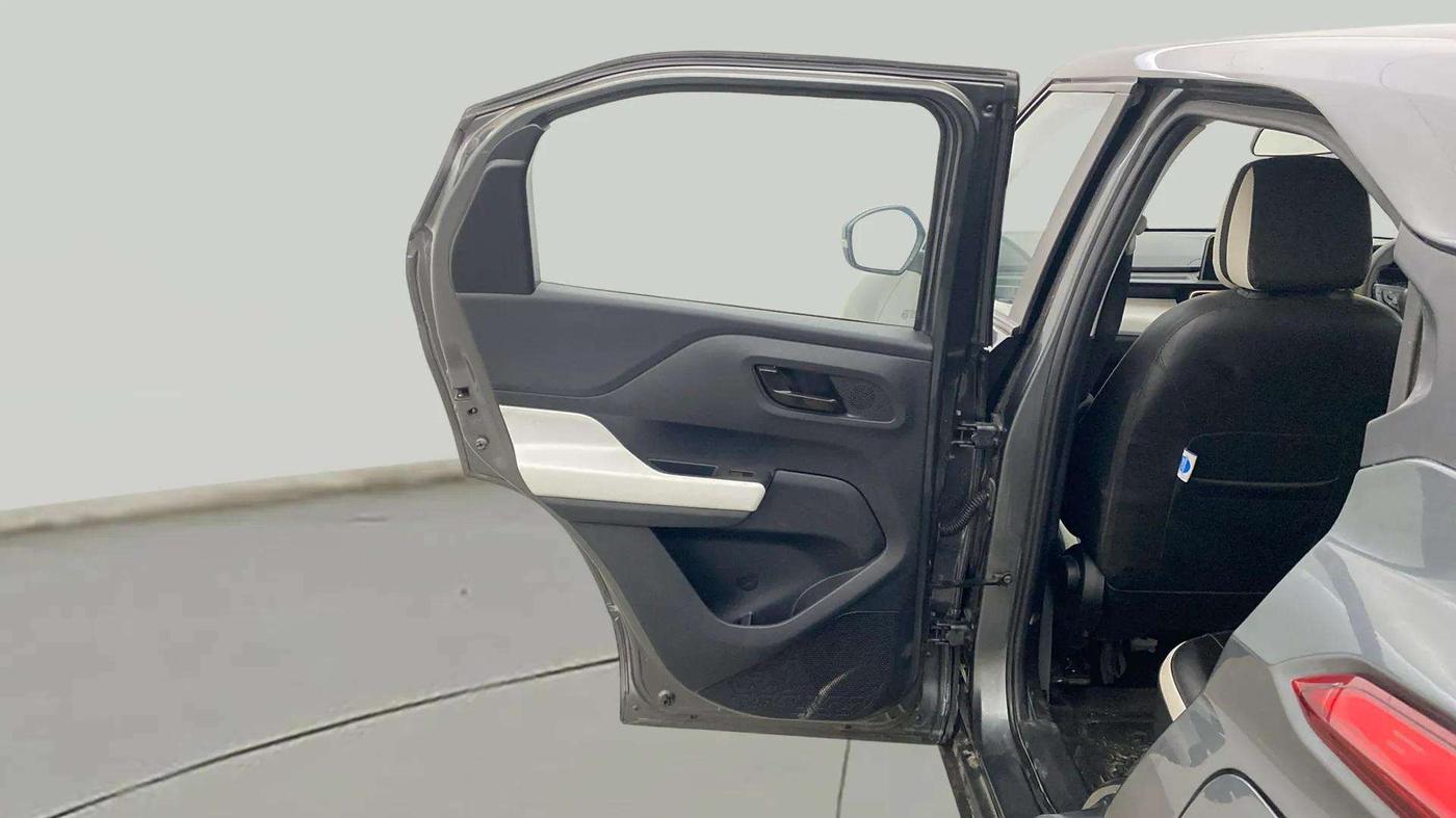 2023 Tata PUNCH ACCOMPLISHED DAZZLE PACK MT, Petrol, Manual, 19,635 km, LHS Rear Door