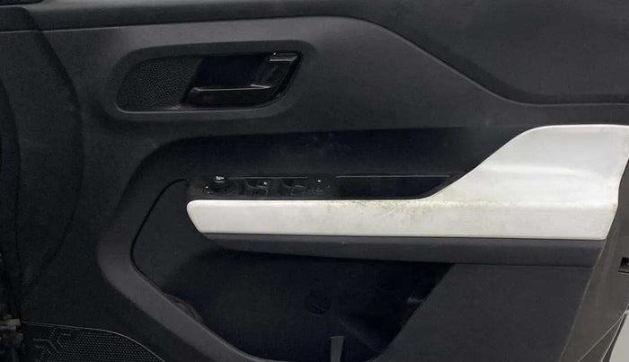 2023 Tata PUNCH ACCOMPLISHED DAZZLE PACK MT, Petrol, Manual, 19,511 km, Driver Side Door Panels Control