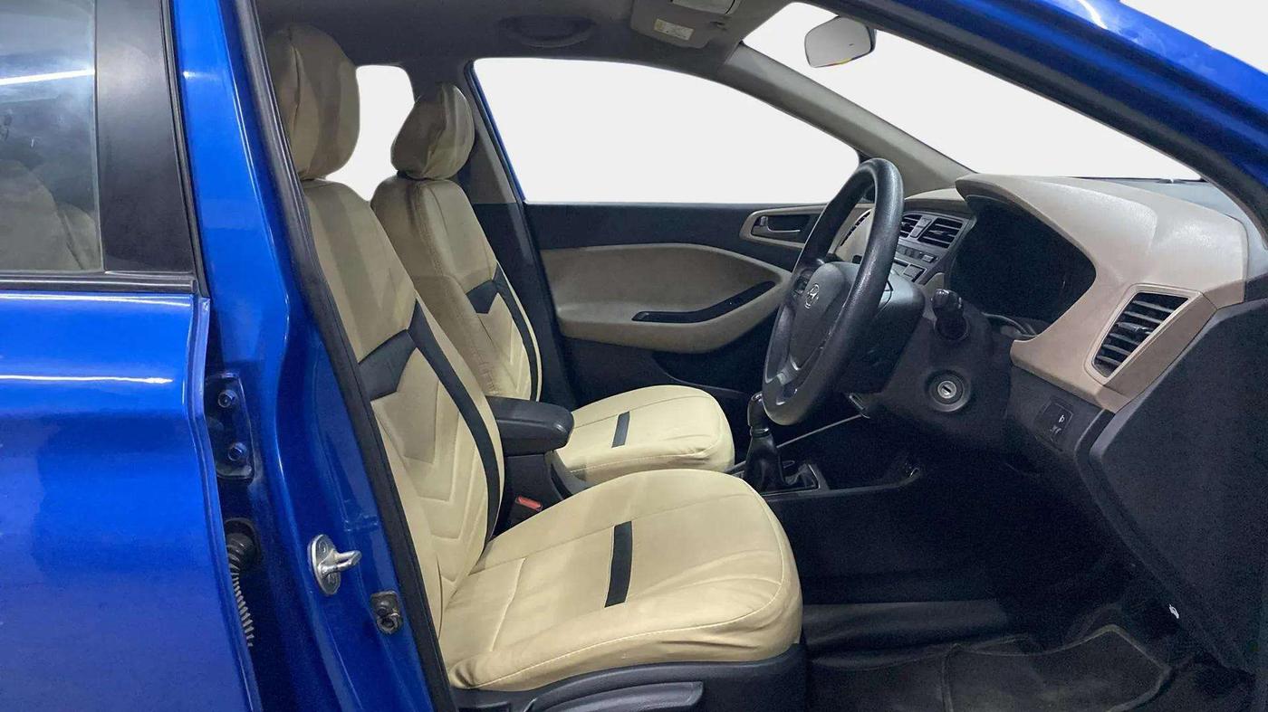 2017 Hyundai Elite i20 SPORTZ 1.2, Petrol, Manual, 69,367 km, Right Side Front Door Cabin