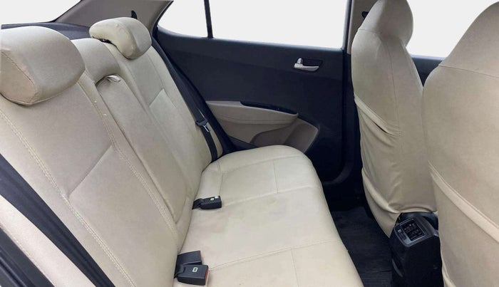 2016 Hyundai Xcent SX 1.2 (O), Petrol, Manual, 33,493 km, Right Side Rear Door Cabin