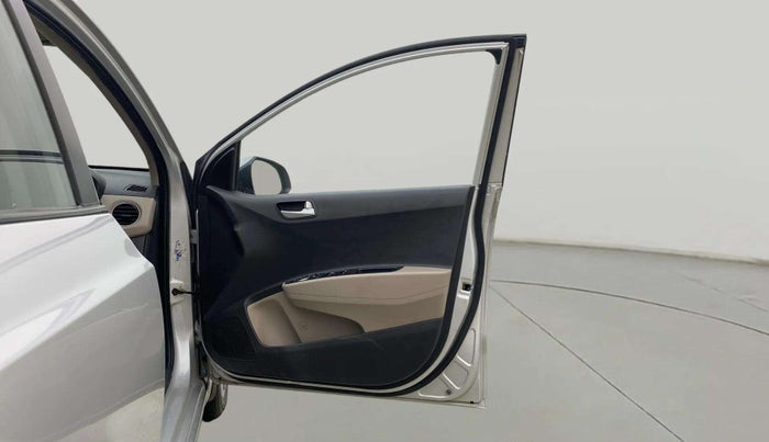 2016 Hyundai Xcent SX 1.2 (O), Petrol, Manual, 33,493 km, RHS Front Door
