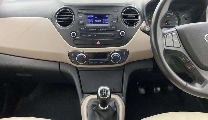 2016 Hyundai Xcent SX 1.2 (O), Petrol, Manual, 33,493 km, Air Conditioner
