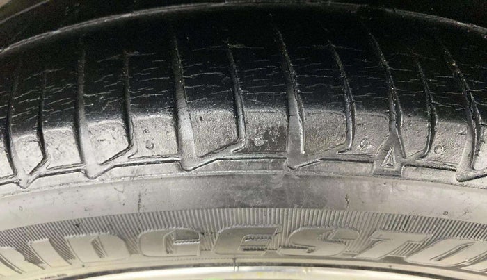 2016 Hyundai Xcent SX 1.2 (O), Petrol, Manual, 33,493 km, Left Rear Tyre Tread