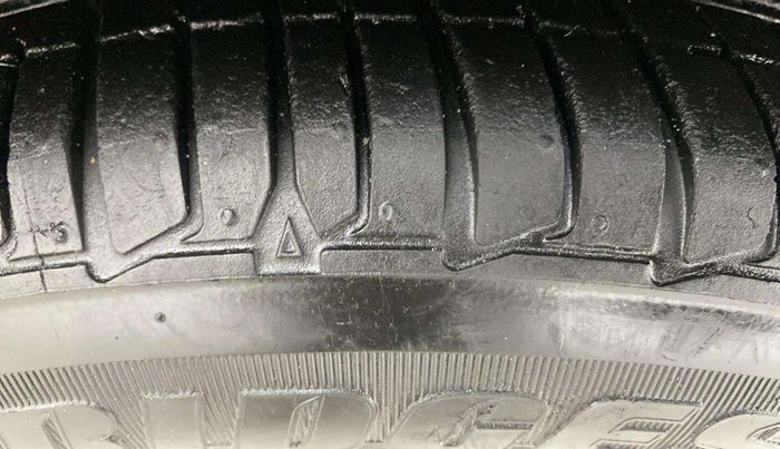 2016 Hyundai Xcent SX 1.2 (O), Petrol, Manual, 33,493 km, Right Front Tyre Tread