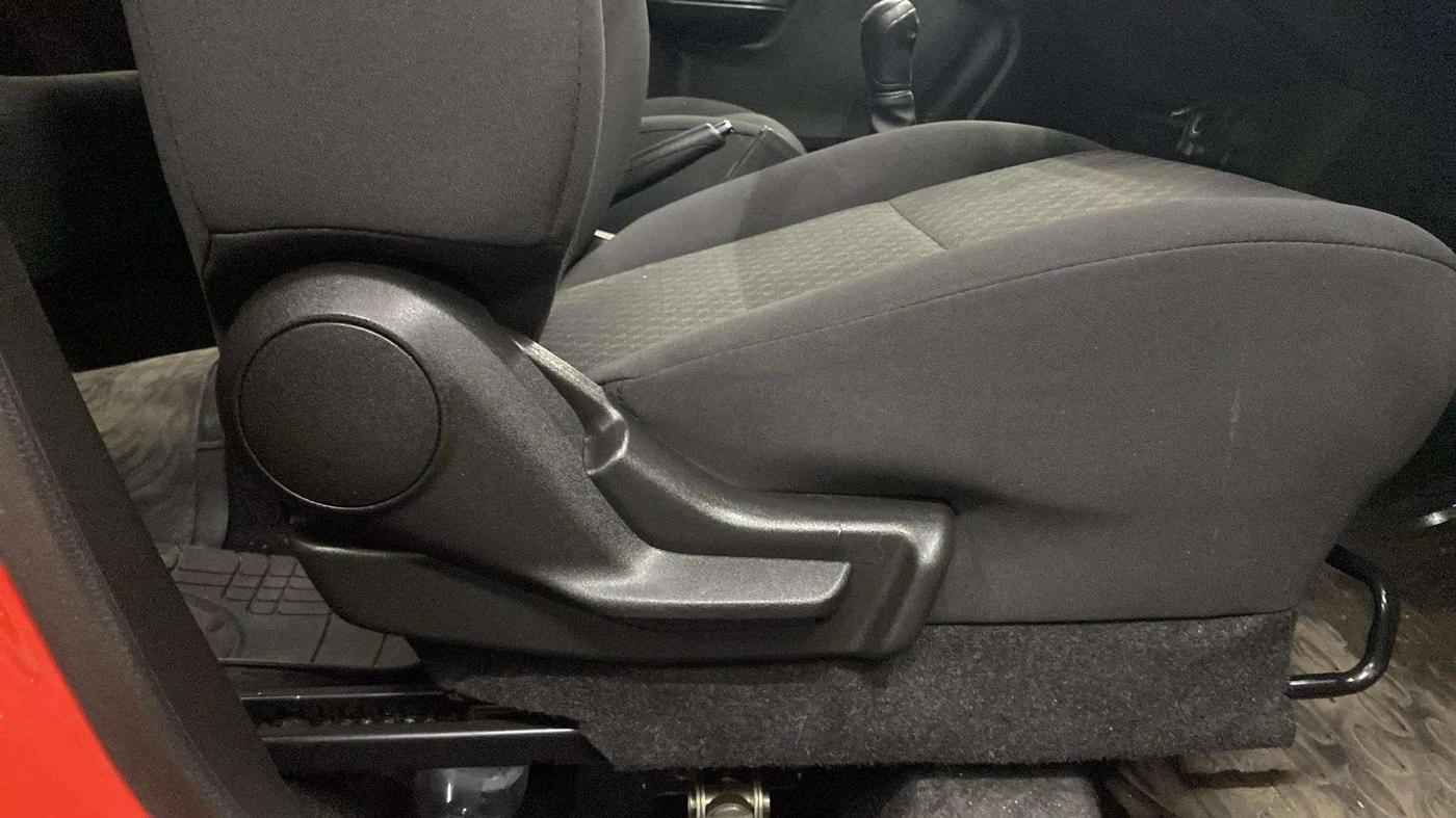2022 Maruti Celerio VXI CNG, CNG, Manual, 17,312 km, Driver Side Adjustment Panel