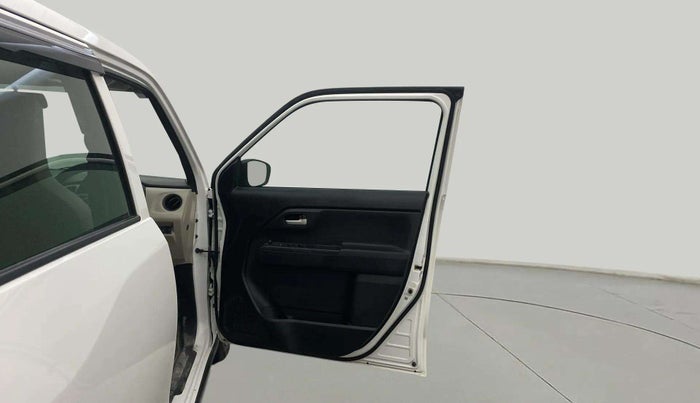 2022 Maruti New Wagon-R VXI CNG 1.0, CNG, Manual, 58,154 km, RHS Front Door