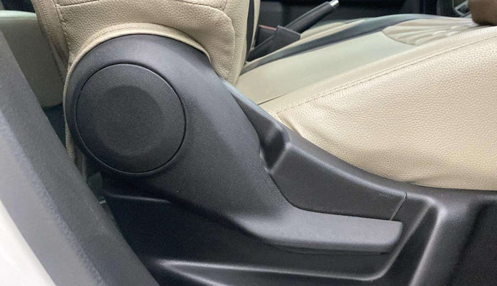 2022 Maruti New Wagon-R VXI CNG 1.0, CNG, Manual, 58,154 km, Driver Side Adjustment Panel