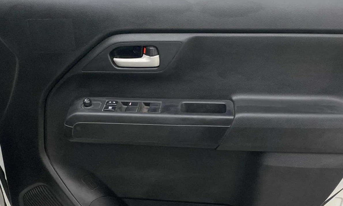 2022 Maruti New Wagon-R VXI CNG 1.0, CNG, Manual, 58,154 km, Driver Side Door Panels Control