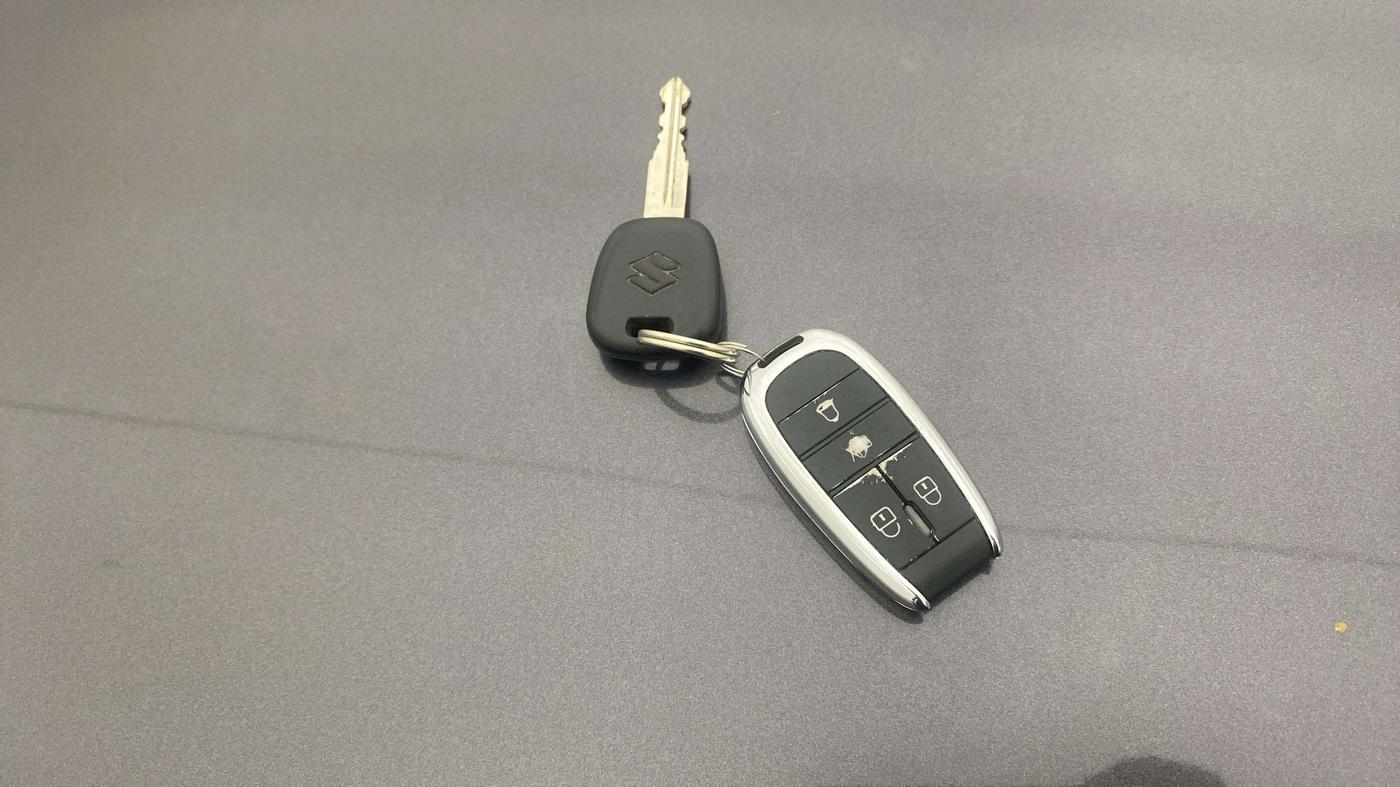 2017 Maruti Baleno SIGMA PETROL 1.2, Petrol, Manual, 31,982 km, Key Close Up