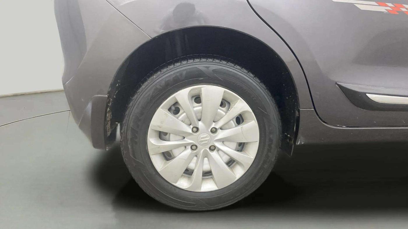 2017 Maruti Baleno SIGMA PETROL 1.2, Petrol, Manual, 31,982 km, Right Rear Wheel