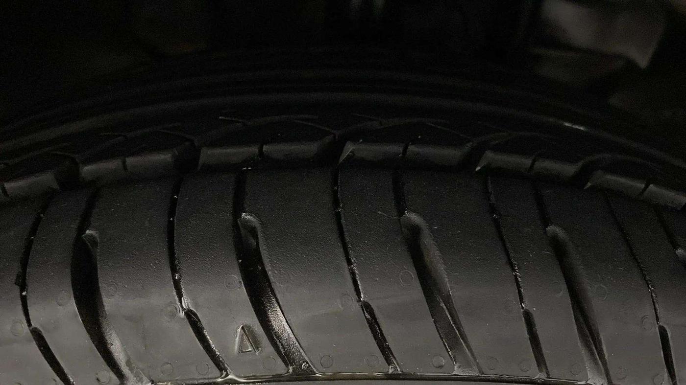 2020 Tata TIGOR XZ PETROL, Petrol, Manual, 49,118 km, Right Front Tyre Tread