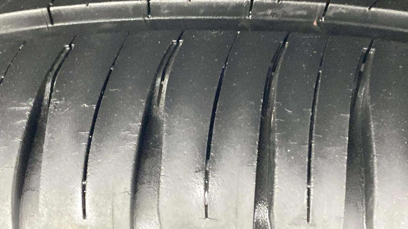 2017 Maruti Swift Dzire VXI (O), Petrol, Manual, 26,403 km, Left Rear Tyre Tread
