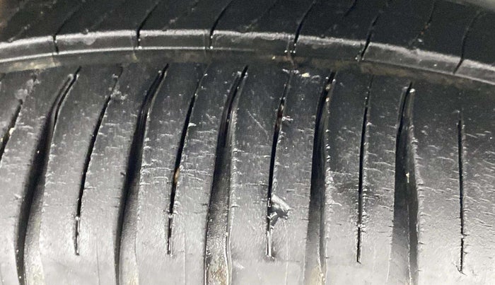 2017 Maruti Swift Dzire VXI (O), Petrol, Manual, 26,286 km, Right Front Tyre Tread