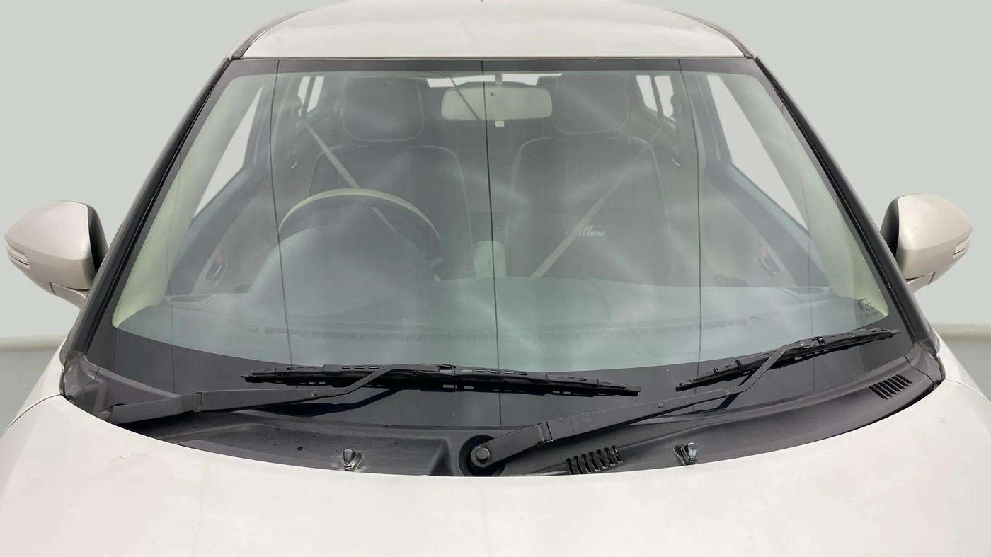 2017 Maruti Swift Dzire VXI (O), Petrol, Manual, 26,403 km, Front Windshield