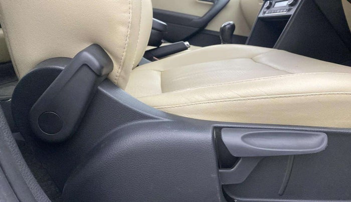 2019 Skoda Rapid AMBITION 1.5 TDI, Diesel, Manual, 72,557 km, Driver Side Adjustment Panel