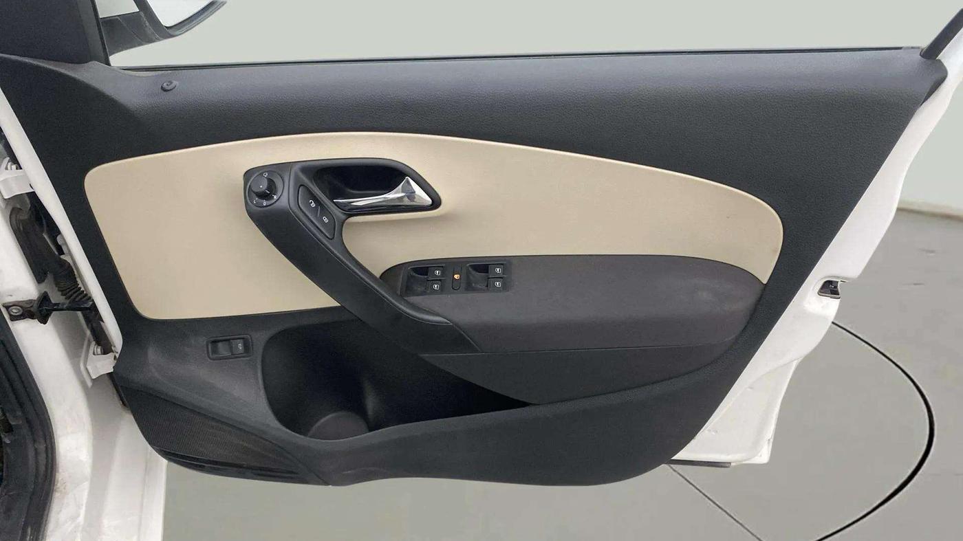 2019 Skoda Rapid AMBITION 1.5 TDI, Diesel, Manual, 72,557 km, Driver Side Door Panels Control