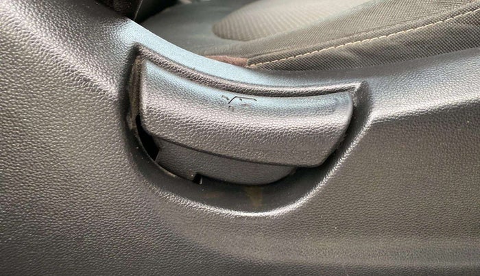 2017 Hyundai Creta E PLUS 1.6 PETROL, Petrol, Manual, 94,750 km, Driver Side Adjustment Panel