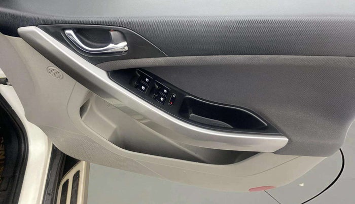2019 Tata NEXON XZA PLUS PETROL, Petrol, Automatic, 11,111 km, Driver Side Door Panels Control