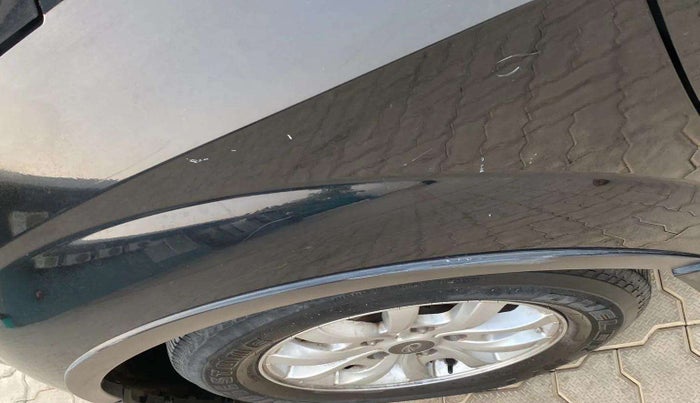 2019 Mahindra XUV500 W9, Diesel, Manual, 50,360 km, Left fender - Minor scratches