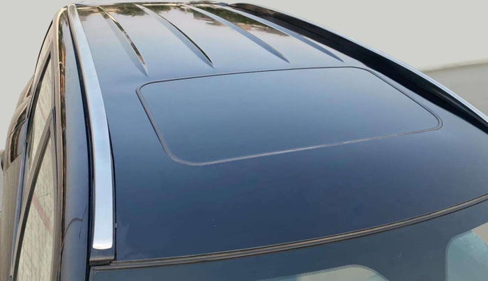 2019 Mahindra XUV500 W9, Diesel, Manual, 50,360 km, Roof
